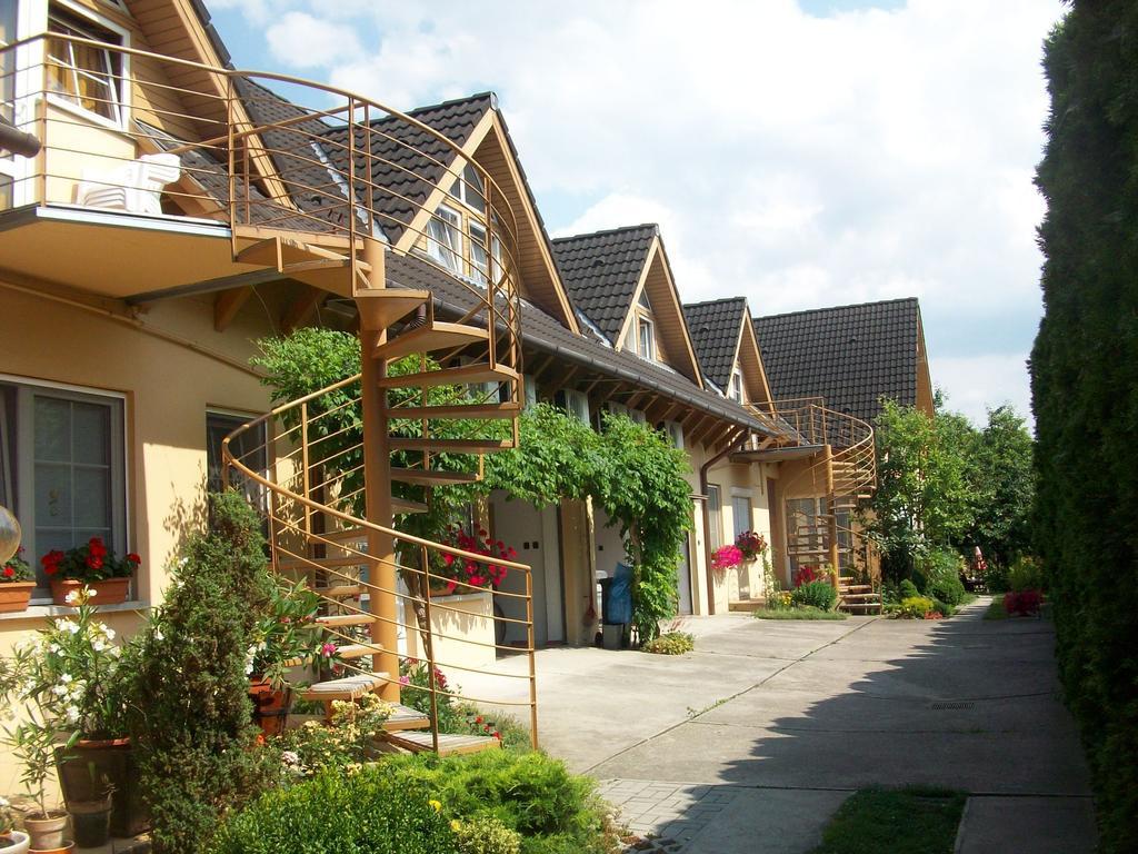 Apartman Soos -- Only For Relaxation, Not For Party! Siófok Zewnętrze zdjęcie