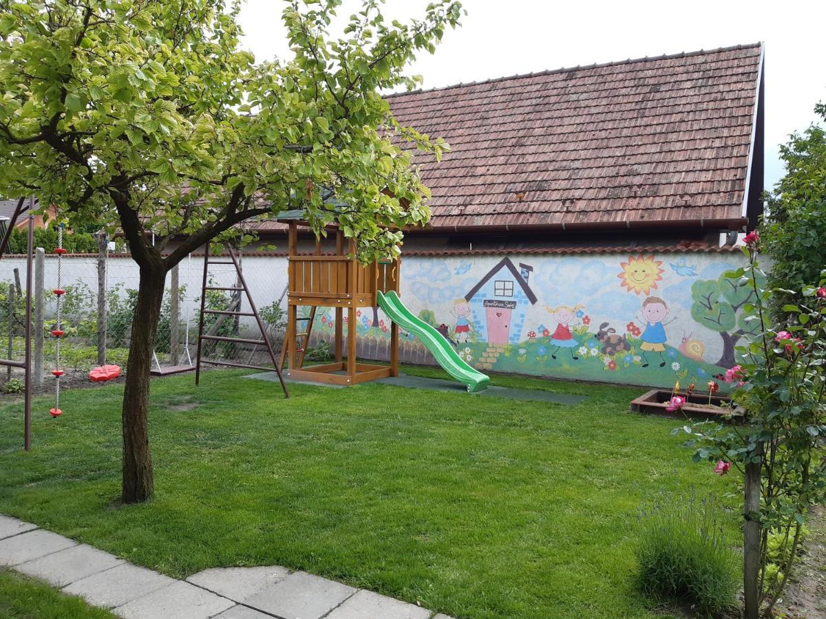 Apartman Soos -- Only For Relaxation, Not For Party! Siófok Zewnętrze zdjęcie